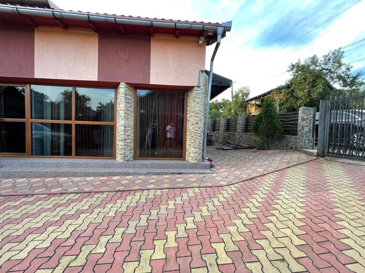 Pensiunea Colt De Rai Corbi Esterno foto