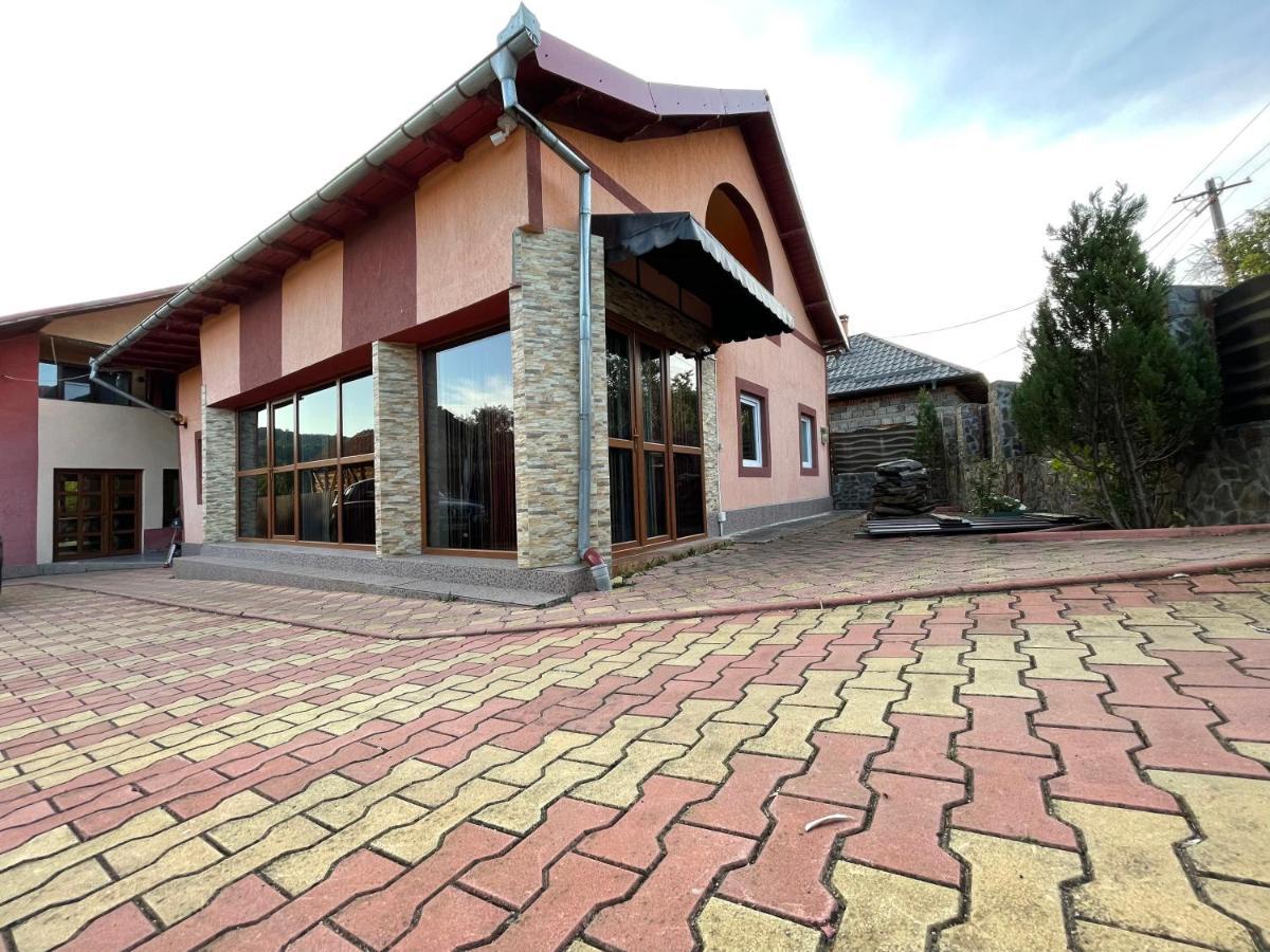 Pensiunea Colt De Rai Corbi Esterno foto